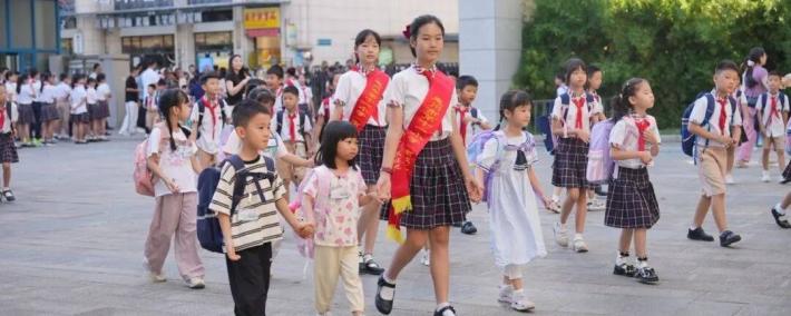 多图直击！惠州开学“名场面”→