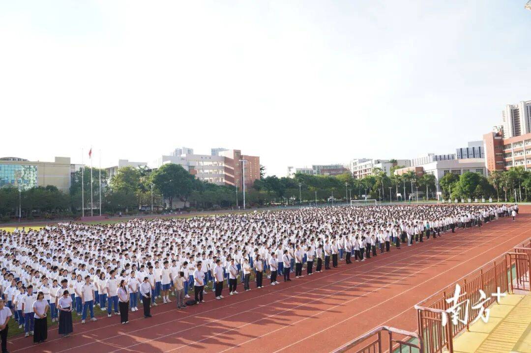 多图直击!惠州开学“名场面”→
