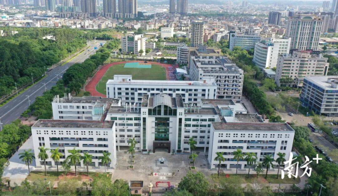 多图直击!惠州开学“名场面”→