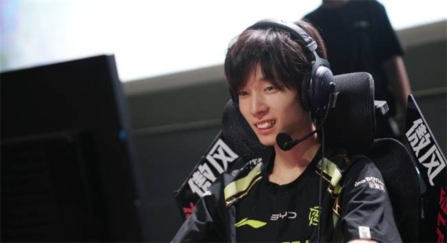 【一竞技1JingJi】LOL：LPL世界赛陪练陣(zhèn)容曝光！